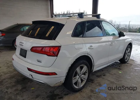 2018 Audi Q5 2.0T Premium/2.0T Tech Premium z USA, uszkodzony, nr VIN WA1ANAFY9J2026461